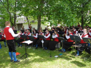 Frühschoppen der FF Wallmersdorf im Obstgarten