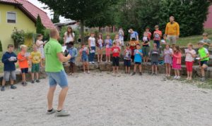 Besuch in der Volksschule im Farbengarten